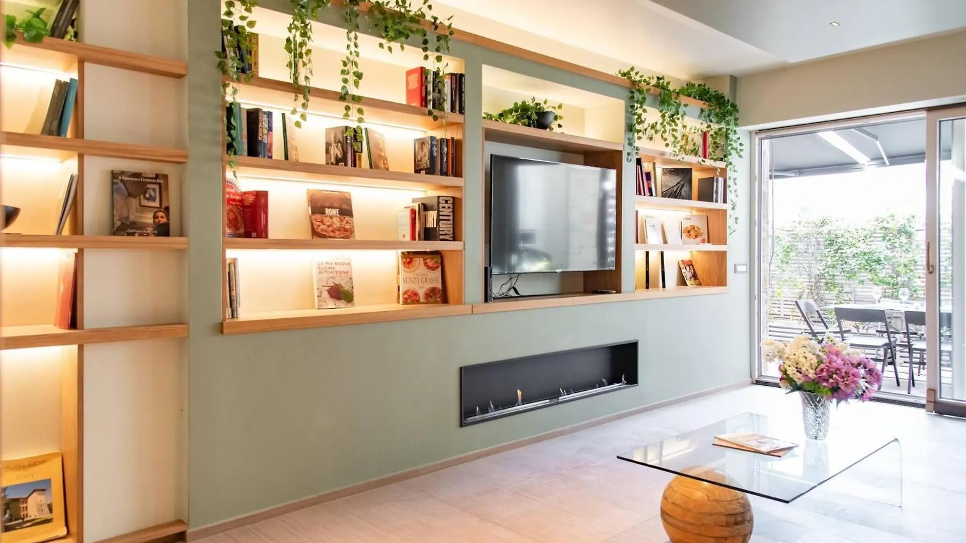 Charming Roma Apartment With Terrace - Perfect For Families And Friends